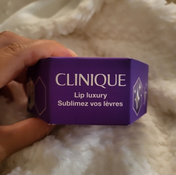 Clinique Lip Luxury Set with Clinique Pop Lip Colour in Bare Pop & Lip Treatment - Picture 2 of 6